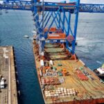 Les dockers de Martinique reçoivent deux nouveaux portiques
