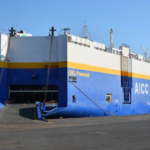 Pour la première fois, l’un des plus grands cargos au monde transportant des voitures s’est arrêté à Dunkerque