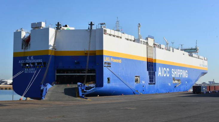 Pour la première fois, l’un des plus grands cargos au monde transportant des voitures s’est arrêté à Dunkerque
